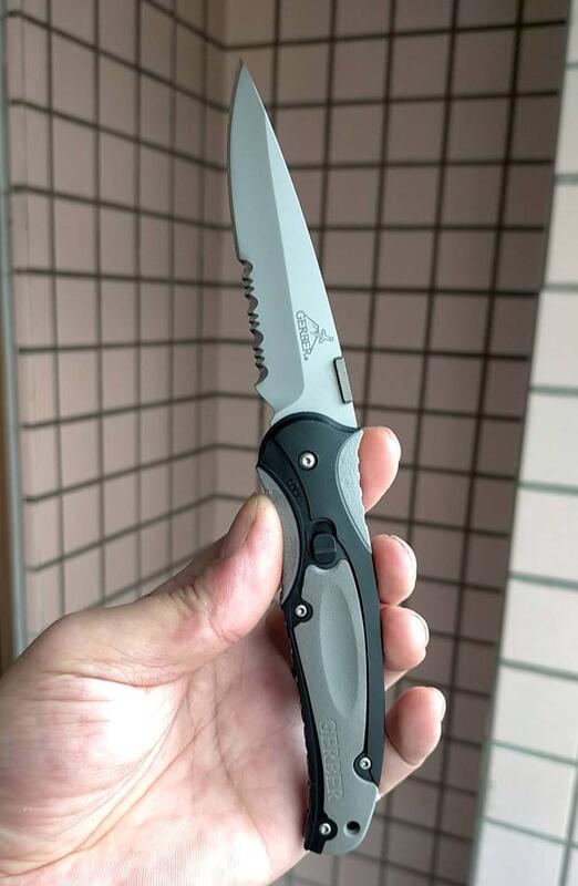 GERBER  Assisted opening folding blade 0135